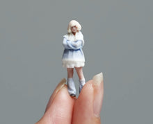 Load image into Gallery viewer, 1:64 Painted Figure Model Miniature Resin Diorama Blond Pretty Girl Lady Stand