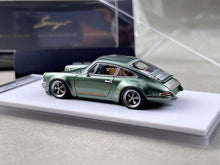 Load image into Gallery viewer, Zincit 1:64 Green 911 964 Singer Coupe Sports Model Diecast Metal Car New Collection