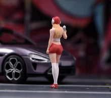 Load image into Gallery viewer, 1:24 Painted Figure Model Miniature Resin Diorama Sand Street Lady Headset Girl