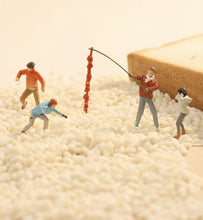 Load image into Gallery viewer, 1:64 Painted Figure Model Miniature Resin Diorama Toy Snowball Fight Firecracker