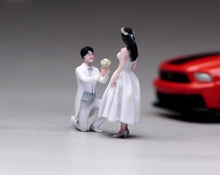 Load image into Gallery viewer, 1:64 Painted Figure Model Miniature Resin Diorama Sand Proposal Couple Wedding
