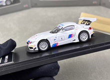 Load image into Gallery viewer, Maxwell 1:64 White Z4 GT3 Racing #1 Sports Model Diecast Metal Car New Collection