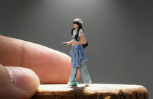 Load image into Gallery viewer, 1:64 Painted Figure Model Miniature Resin Diorama Toy Sand Walking Pretty Girl