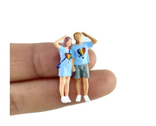 Load image into Gallery viewer, 1:64 Painted Figure Mini Model Miniature Resin Diorama Lover Couple Love Romance