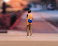 Load image into Gallery viewer, 1:64 Painted Figure Model Miniature Resin Diorama Sand Crossbody Bag Boy Man Toy