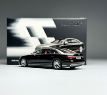 Load image into Gallery viewer, Masdi 1:64 Black Silver A8L Horch Luxury Sport Model Diecast Metal Car New Collection
