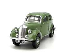 Load image into Gallery viewer, 1:76 Green Standard Flying Classic Vintage Sports Model Diecast Metal Car New Collection