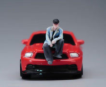 Load image into Gallery viewer, 1:64 Painted Figure Model Miniature Resin Diorama Toy Casual Man Sitting Sand