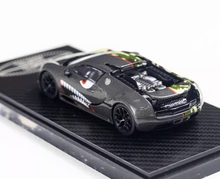 Load image into Gallery viewer, Mortal 1:64 Camo Carbon Veyron Sports Limited Model Diecast Metal Car New Collection