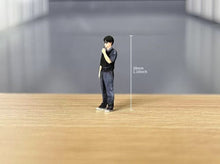 Load image into Gallery viewer, 1:64 Painted Figure Model Miniature Resin Diorama Policeman With Walkie-talkie