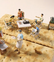 Load image into Gallery viewer, 1:64 Painted Figure Model Miniature Resin Diorama Sand Outdoor Picnic BBQ Party