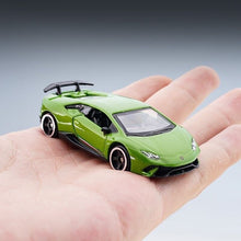 Load image into Gallery viewer, Bburago 1:64 Green Lamborghini Huracan Super Racing Sports Model Toy Diecast Metal Car BN