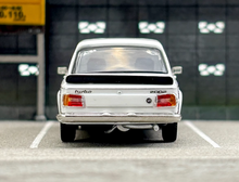 Load image into Gallery viewer, YS 1:64 2002 Turbo Classic Sports Model Diecast Metal Car New Collection