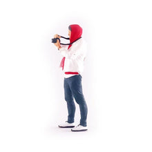 Load image into Gallery viewer, 1:64 Painted Figure Mini Model Miniature Resin Diorama Photographer Camera Man W