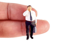 Load image into Gallery viewer, 1:64 Painted Figure Model Miniature Resin Diorama Sand Business Man Suit Luggage New