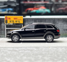 Load image into Gallery viewer, Masdi 1:64 2008 Black Q7 FSI Quattro SUV Sports Model Diecast Metal Car BN
