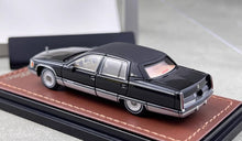 Load image into Gallery viewer, GOC 1:64 Black Fleetwood American Classic Model Diecast Metal Car New Collecction