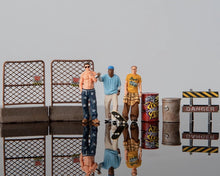 Load image into Gallery viewer, 1:64 Painted Figure Model Miniature Resin Diorama Sand Toy Street Young Man Boy
