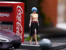 Load image into Gallery viewer, 1:64 Painted Figure Model Miniature Resin Diorama Toy Sand Sexy Girl Lady Beauty