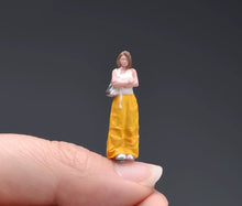 Load image into Gallery viewer, 1:64 Painted Figure Model Miniature Resin Diorama Toy Sand Girlfriend Lady Set