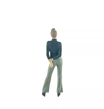 Load image into Gallery viewer, 1:64 Painted Figure Mini Model Miniature Resin Diorama Set Business Man Lady Toy