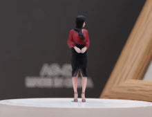 Load image into Gallery viewer, 1:64 Painted Figure Model Miniature Resin Diorama Toy Sand Elegant Beauty Lady