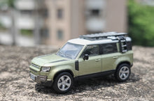 Load image into Gallery viewer, Enchery 1:64 Green 2021 Defender 100 SUV Sports Model Diecast Metal Car New Collection
