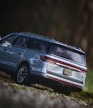Load image into Gallery viewer, WTX 1:64 Blue Navigator L Full Sized SUV Sports Model Diecast Metal Car New Collection