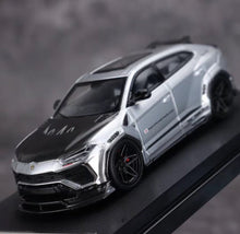 Load image into Gallery viewer, Flame 1:64 Silver Carbon URUS Widebody SUV Sports Model Diecast Metal Car New Collection