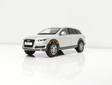 Load image into Gallery viewer, Masdi 1:64 2008 Silver Q7 FSI Quattro SUV Sports Model Diecast Metal Car New Collection