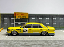 Load image into Gallery viewer, Master 1:64 Yellow 560SEL W126 VIP Sedan Sports Model Diecast Metal Car BN