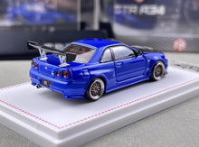 Load image into Gallery viewer, FH 1:64 Blue Carbon Skyline GTR R34 Z-Tune Sports Model Diecast Metal Car New Collection
