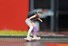 Load image into Gallery viewer, 1:64 Painted Figure Model Miniature Resin Diorama Sand Skater Skateboarding Toy New Collection
