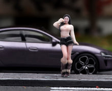 Load image into Gallery viewer, 1:64 Painted Figure Model Miniature Resin Sand Beauty Trendy Lady Boots Girl