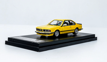 Load image into Gallery viewer, SW 1:64 Yellow E24 635 CSI Couple Classic Sports Model Diecast Metal Car New