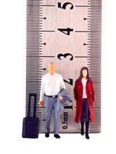 Load image into Gallery viewer, 1:64 Painted Figure Model Miniature Resin Diorama Business Man Woman Luggage