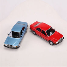 Load image into Gallery viewer, Bburago 1:24 190E 2.6 Sedan Classic Sports Model Toy Diecast Metal Car