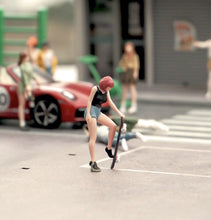 Load image into Gallery viewer, 1:64 Painted Figure Mini Model Miniature Resin Diorama Sand Skater Board Girl New