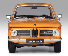 Load image into Gallery viewer, WELLY 1:24 2002 Ti Coupe Racing Sports Classsic Model Diecast Metal Car