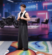 Load image into Gallery viewer, 1:24 Painted Figure Model Miniature Resin Diorama Mechanic Worker Man Towel Boy