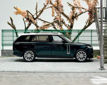 Load image into Gallery viewer, LCD 1:64 Green White Top Range Rover Luxury SUV Model Diecast Metal Car New Collection