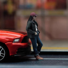 Load image into Gallery viewer, 1:24 Painted Figure Model Miniature Resin Diorama Sand Cool Girl Hat Denim