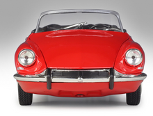 Load image into Gallery viewer, WELLY 1:24 DS 19 Cabriolet Convertible Sports Model Diecast Metal Car Display
