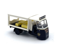 Load image into Gallery viewer, 1:76 Milk Buoy Delivery Tricycle Vintage Model Diecast Metal Car
