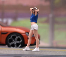 Load image into Gallery viewer, 1:64 Painted Figure Model Miniature Resin Diorama Sand Fashion Lady Headset Girl