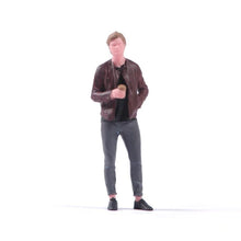 Load image into Gallery viewer, 1:64 Painted Figure Model Miniature Resin Diorama Sand Street Shopping Walking