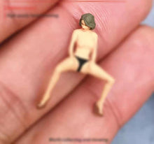 Load image into Gallery viewer, 1:64 Painted Figure Mini Model Miniature Resin Diorama Sand Sexy Girl Lady