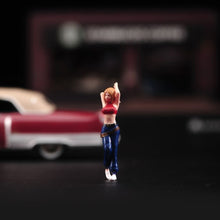 Load image into Gallery viewer, 1:64 Painted Figure Model Miniature Resin Diorama Sand Facial Features Beauty New