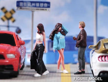 Load image into Gallery viewer, 1:64 Painted Figure Model Miniature Resin Diorama Sand Street Shopping Walking