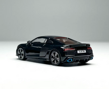 Load image into Gallery viewer, Masdi 1:64 Green 2022 R8 V10 Coupe Sports Model Diecast Metal Car New Collection